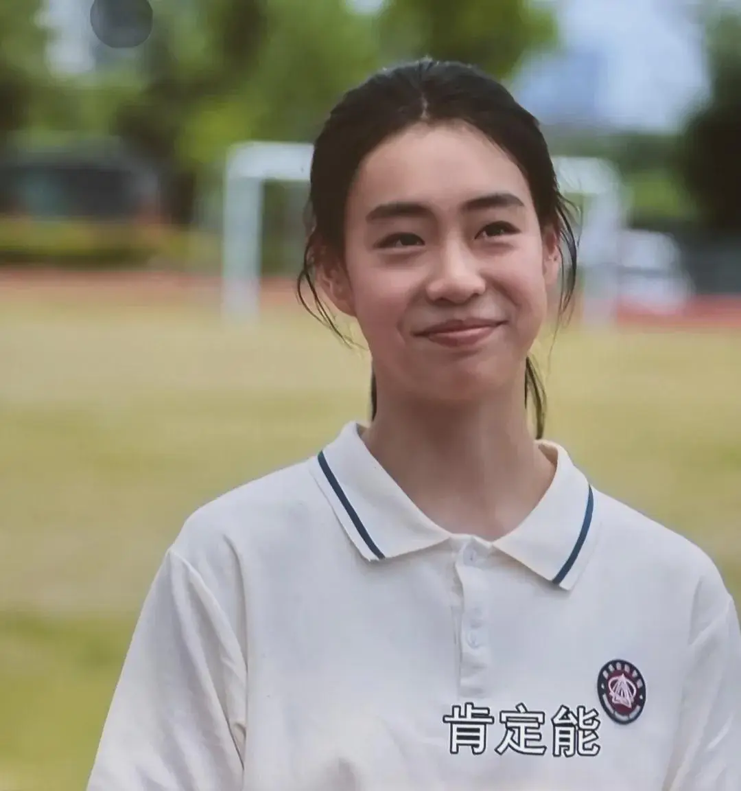 佟大为的大女儿佟知霏，17岁，180cm