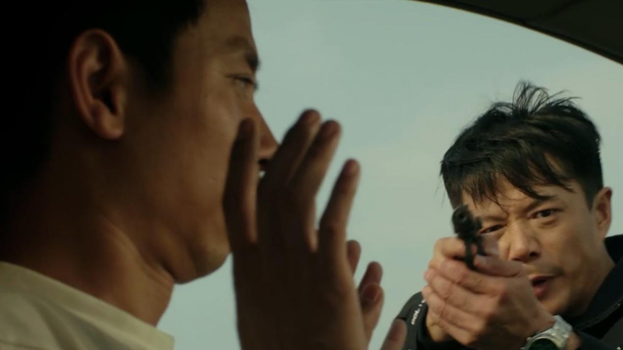 《烈日灼心》：一起灭门惨案，别墅里一家五口同日惨死