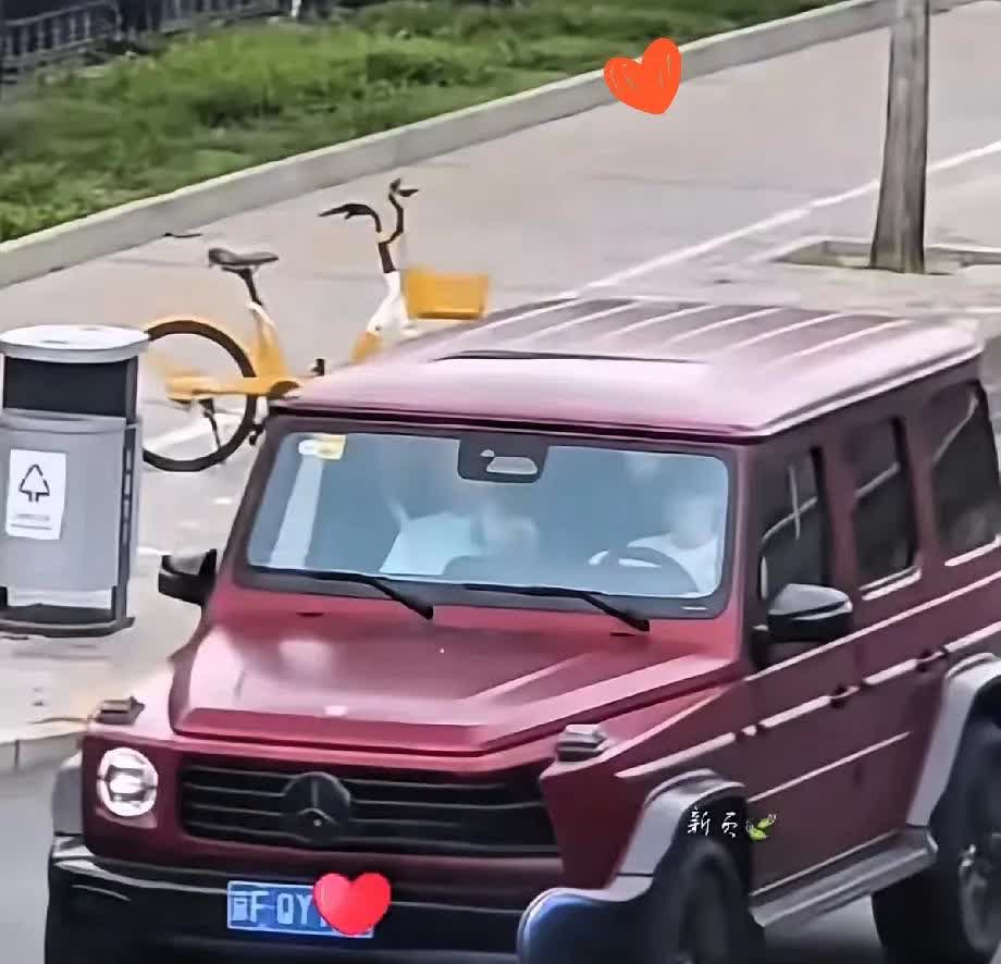 原来王楚钦早早就在给大家暗示！

王楚钦的车牌照

光看两个字母就特别的