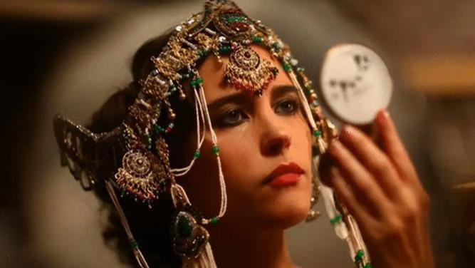 双面女间谍玛尔塔有多美？遭枪决11枪后，头颅被博物馆收藏