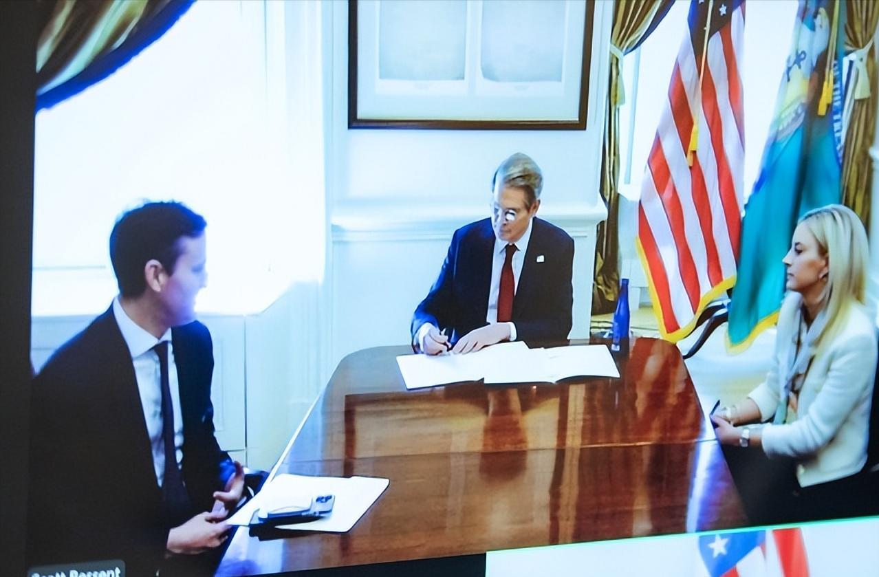 乌克兰和美国要联手挖稀土了！乌克兰经济部长宣布，双方签了合作意向书，准备一起开发