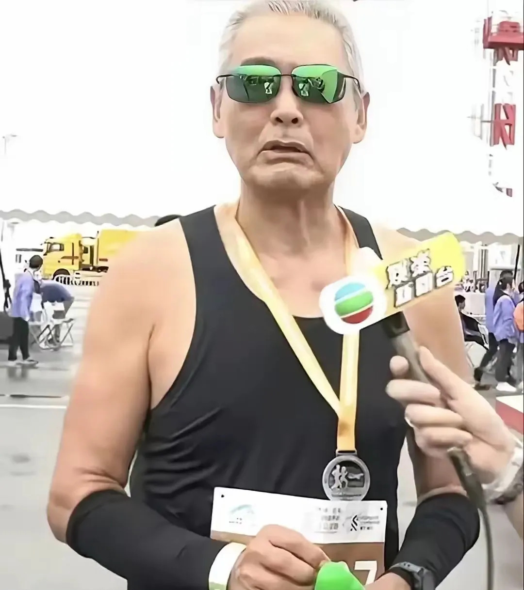 发哥华仔都老了 唯独他仍年轻

















不敢相信！曾经的