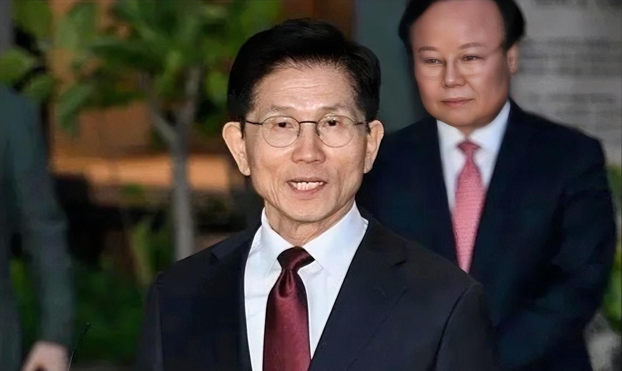 金文洙！支持金文洙！！
就在今天，5月17日，韩国前总统尹锡悦在宣布退出国民力量