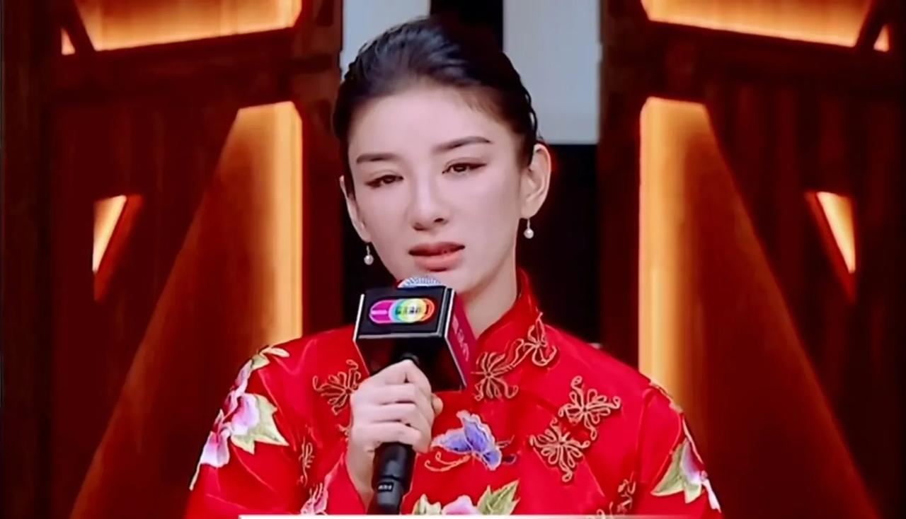 黄奕吐槽：“我好几年没拍戏了，全靠婚庆商演维持生计，一天80000块，嗓子都喊哑