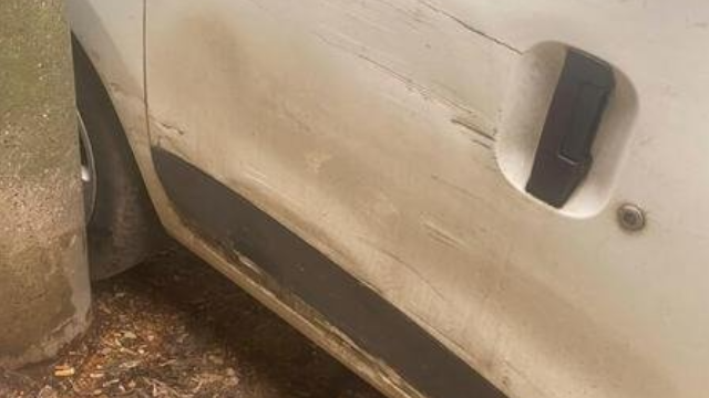 满车刮痕不修的，才是“人精”？