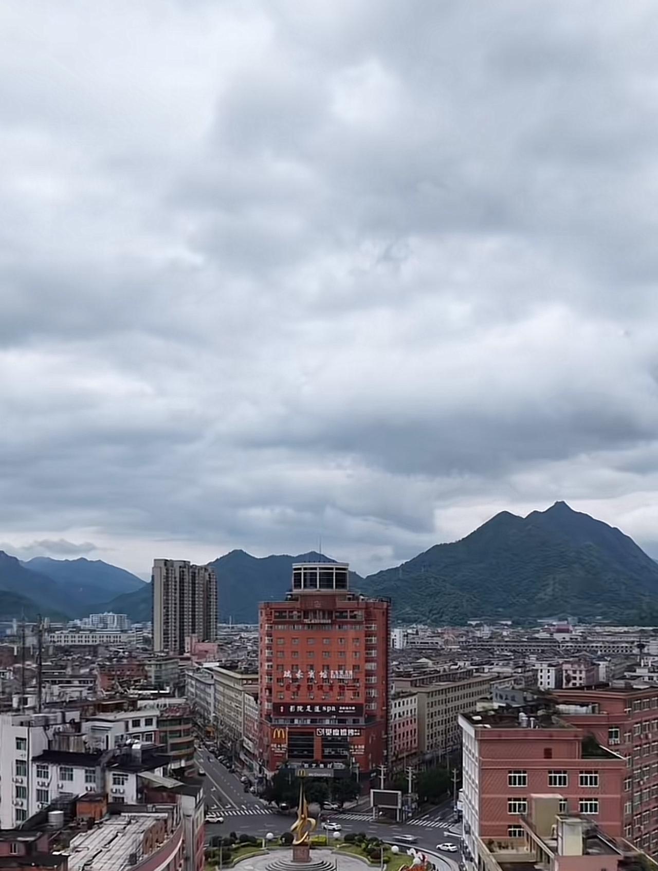 水头的乡亲们 慢慢看[捂脸][捂脸]