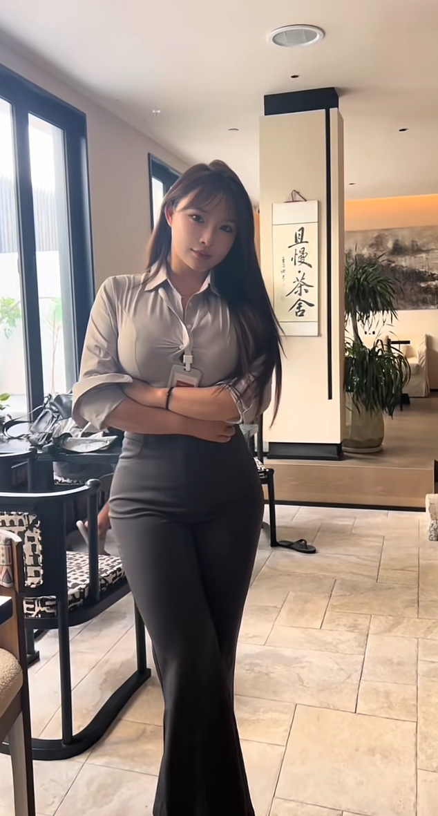 我的身材不需要纤细不需要柔弱不需要洁白无瑕我要他支持我翻山越岭