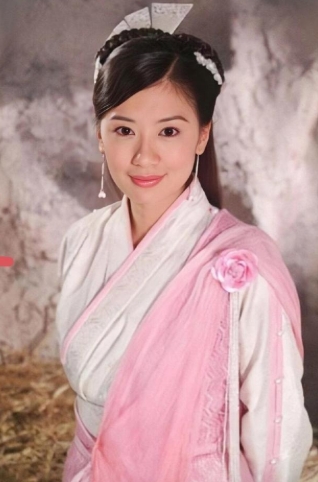 [浮云]1993 年，贾静雯父亲经商失败，欠下1000万外债，随后又查出癌症，贾