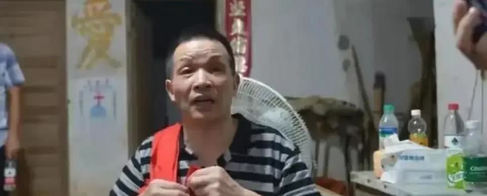 还以为抓到真凶了，原来是疑罪从无，赔偿496万，身披红花，荣归故里，像立功的英雄