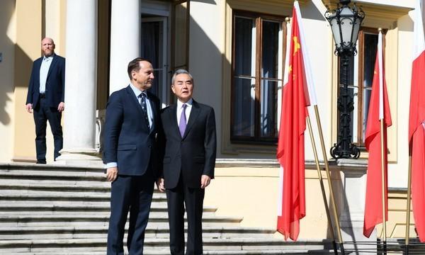和中方谈完，波兰当着全球宣布稀土喜讯，欧盟和美国目瞪口呆：为啥波兰这么好运！
2