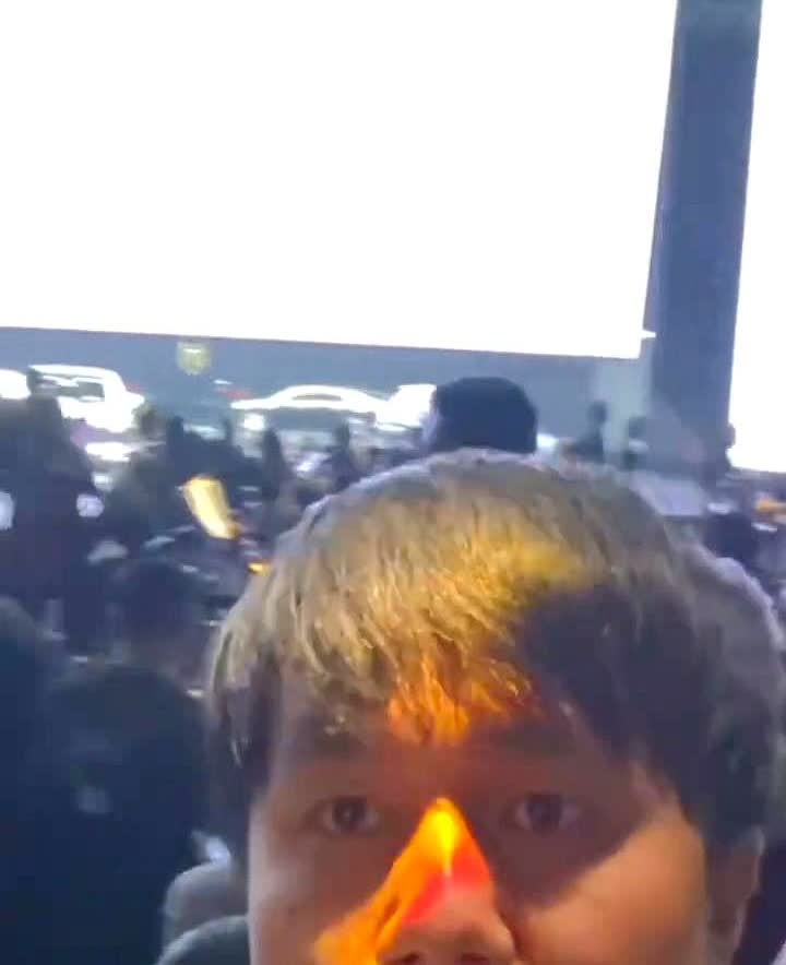 我是真的有点后悔去参加尊界S800的发布会了，真的很后悔。

整个发布会余总