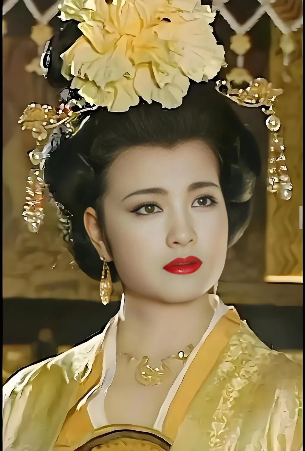 永徽六年（655年）冬，唐高宗李治偶然经过西内掖庭，忽然想起被废黜的王皇后和削去