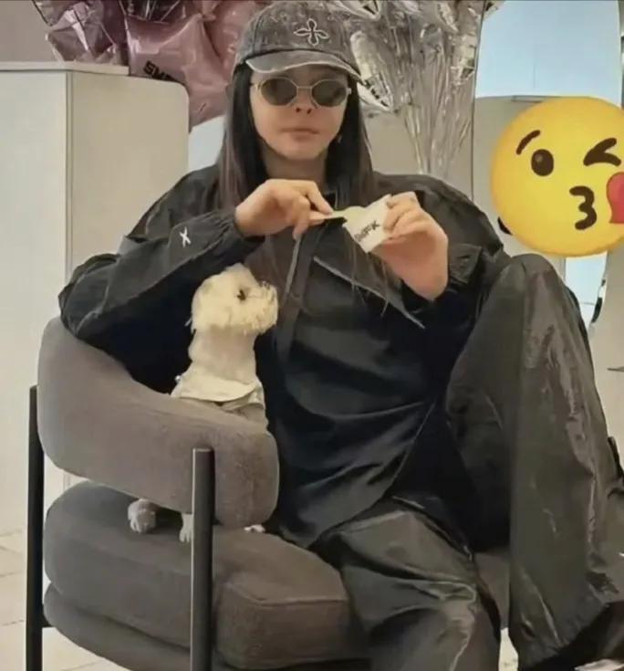 #认不出这是王祖贤#不孕不育就是好！其实王祖贤退圈后一直过得很低调，深居简出。偶