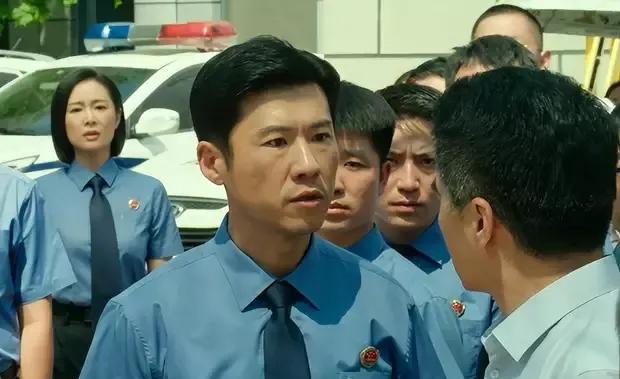 让我们来看看那些低调、努力的星二代，他用演技和实力悄然突破了父母的光环，逐步在演