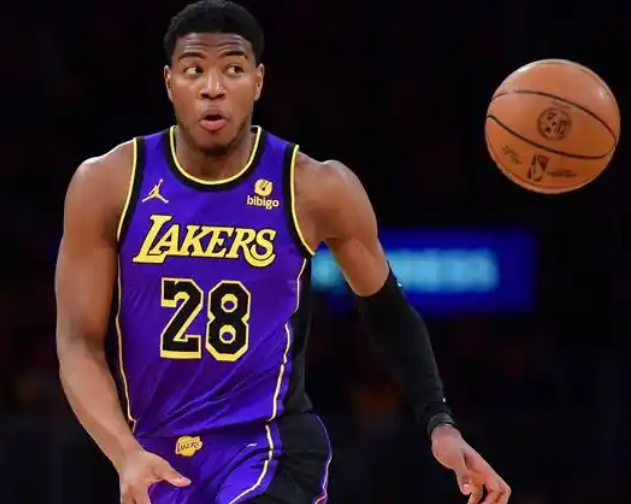 八村的问题是工兵功能太差，换亨特不错
这几个赛季还不明白么？他的进攻虽然越来越稳