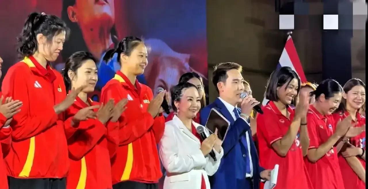 好消息，今天北京时间17:00，中国女排将和泰国女排将在曼谷进行一场热身赛！
这