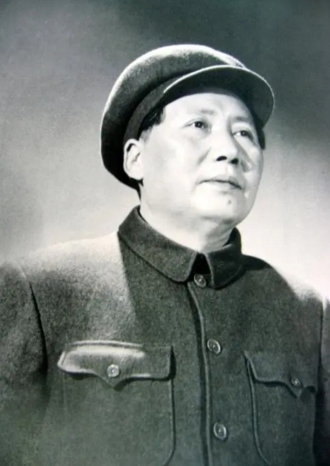 沙家店战役胜利后，毛主席满脸疲惫地对李银桥说：“你去想想办法，帮我搞一碗红烧肉，