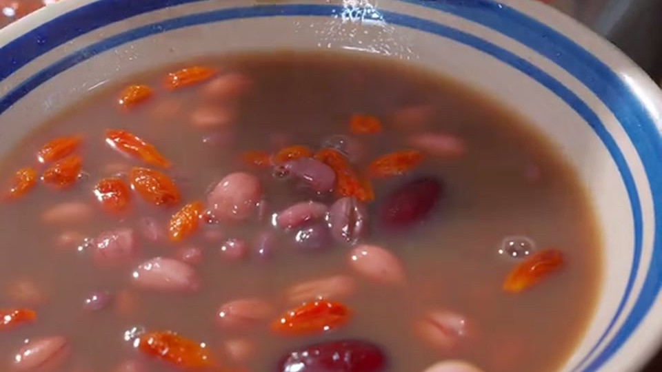 百吃不腻的家常菜，这一碗五红汤，软烂入味嘎嘎香，做法超级简单