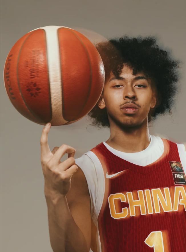 没有朱正，中国队早就花了。
打到第二节时，中国U19已经落后德国17分了，比赛马