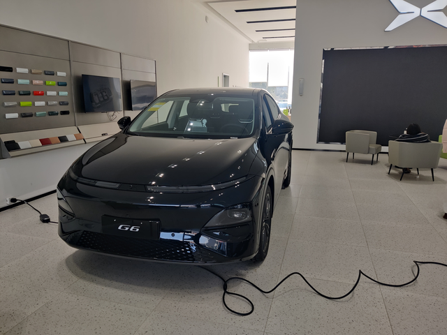 买车买配置看个人
个人认为买车选什么配置还要看经济条件与高配值不值得，有多少钱办