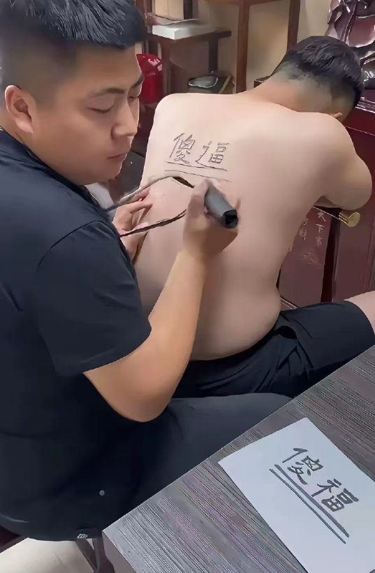 这就很尴尬了…… ​​​。。。。。
