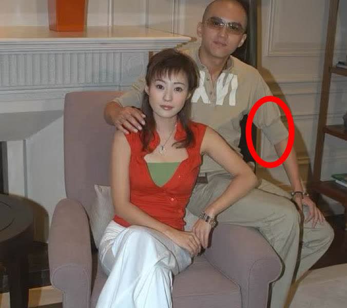 看了郝蕾在无限超越班的表现
我老公竟然沉默了好久，叹了口气说，看来邓超当年和她
