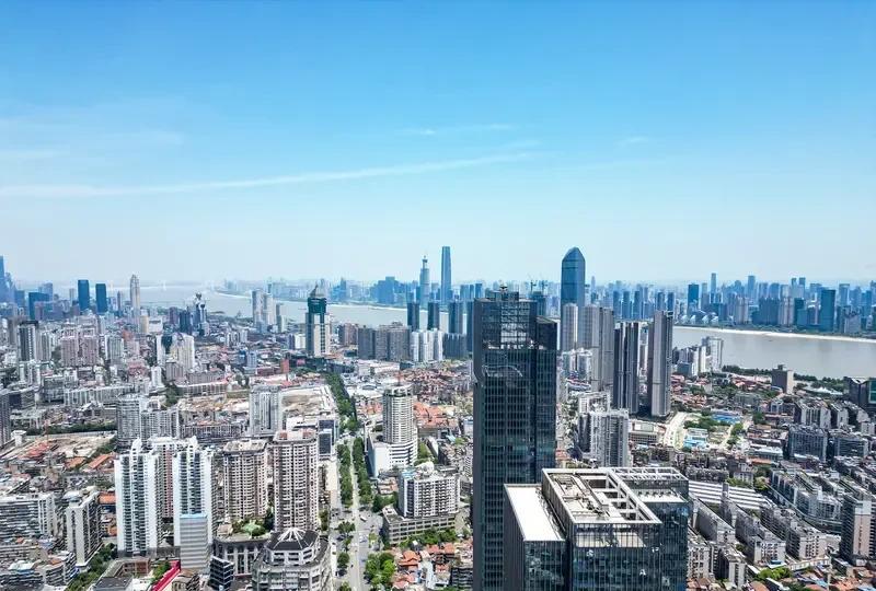 不要想着，
随便去，
改变他人，
每一个人，
不历经一番，
决然不会，
于尘世中