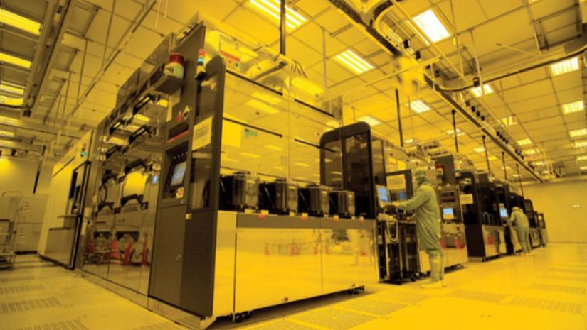 你以为机床拼的是“牌子”？真相是这6个看不见的核心部件