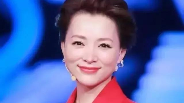 董卿晨跑被偶遇：脱下主持光环，她的生活竟如此真实！