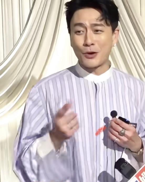 黄宗泽被拍到和美女在马来西亚看权志龙演唱会，黄宗泽的回应合理又搞笑。
黄宗泽说，