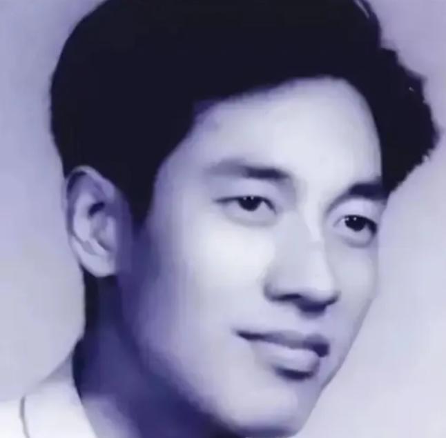 1988年，黄旭华在南海做深潜试验时，顺道回了趟家看望母亲，谁知95岁高龄的老母