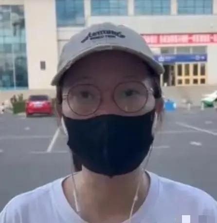 都美竹被指“诱骗粉丝20万”事件升级
都美竹遭单亲妈妈朱女士指控，称2022 -