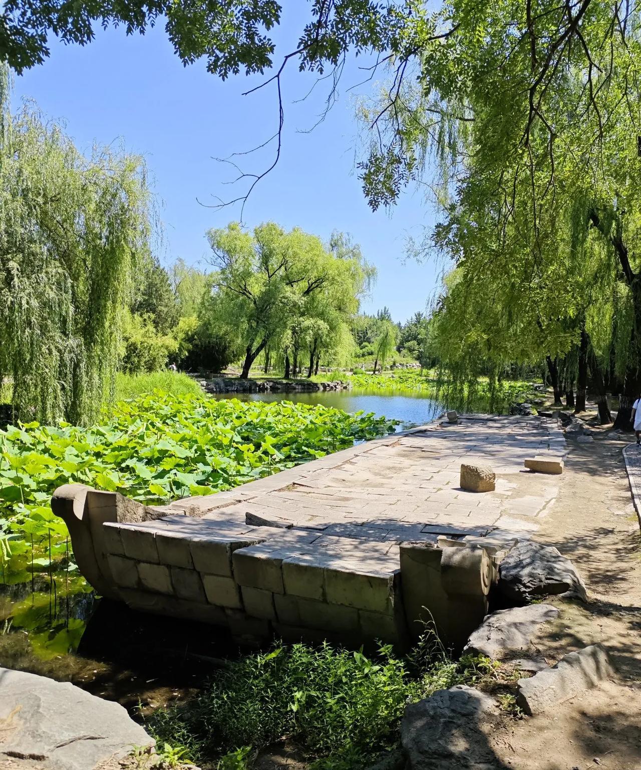 其实像赵春山那样的台湾人多的是，蓝营的主脑就是这样的心态，当然赵春山作为蓝营里面