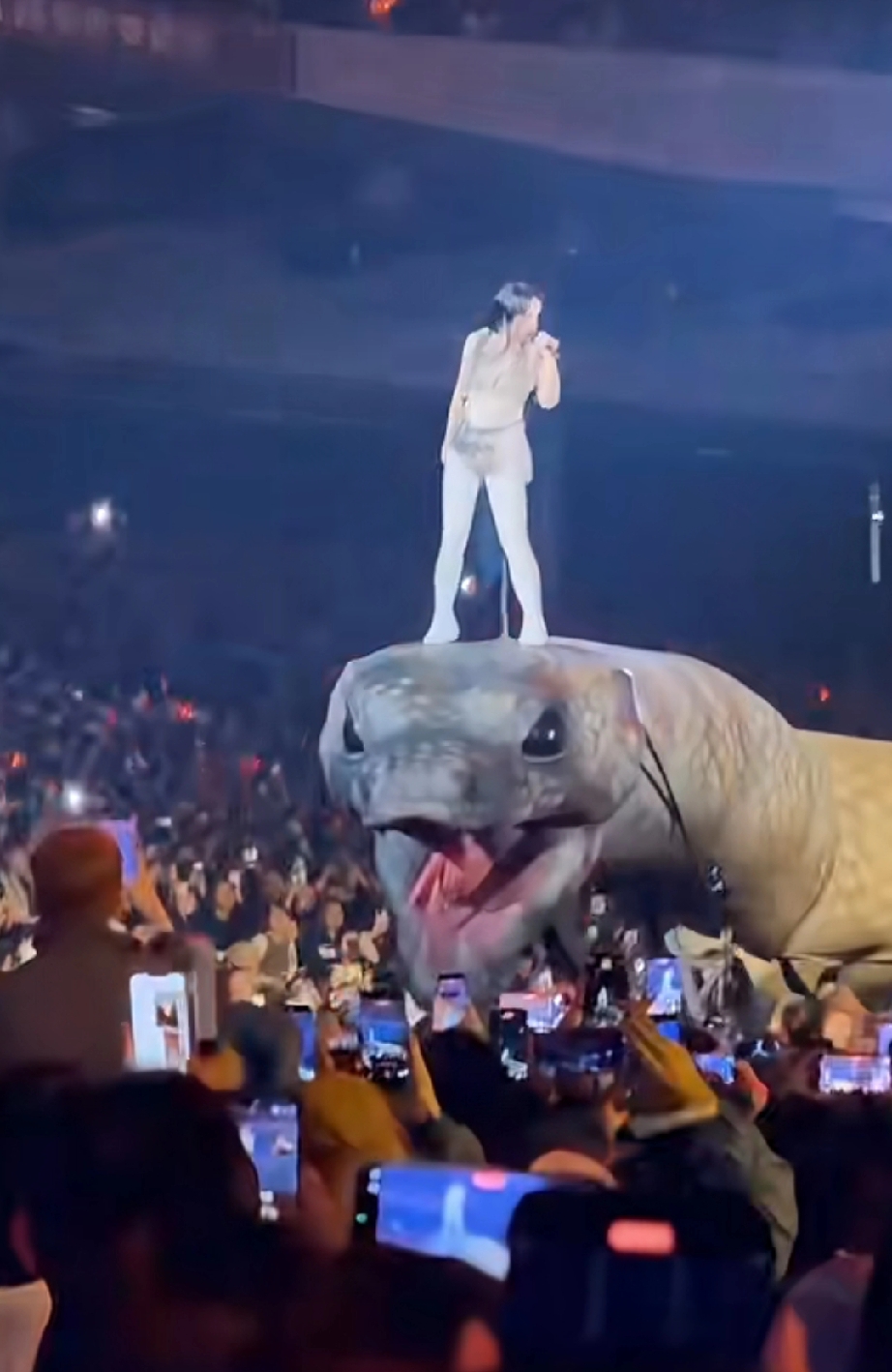 蔡依林演唱会“神奇动物”，据说成本价值不菲