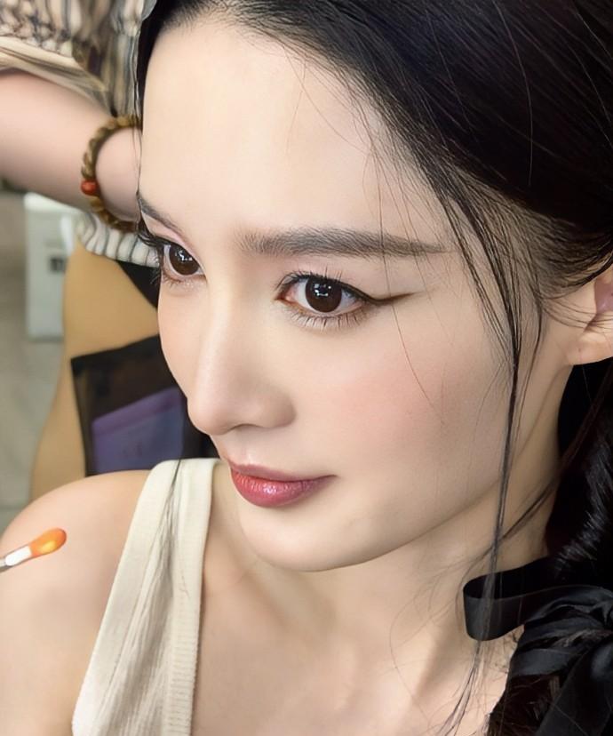 明星其实都不用化妆[捂脸][捂脸]