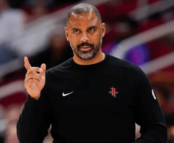NBA官方今日公布了2025-26赛季完整赛程。
火箭赛程中值得一提的是，火箭新