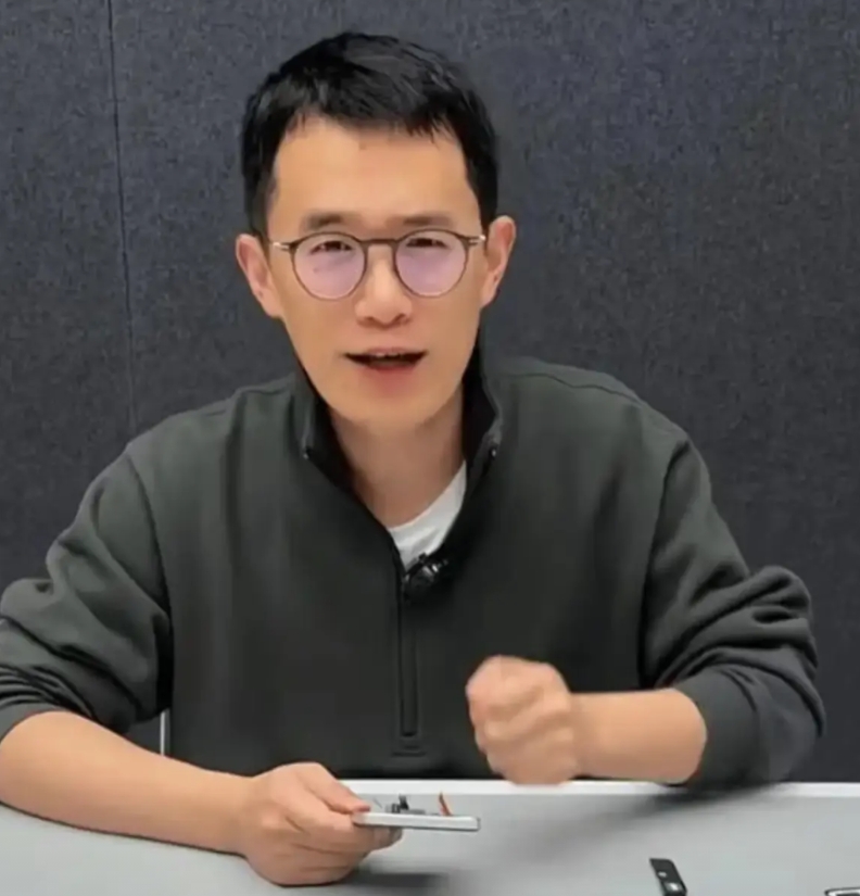 王腾的处境这下难了！可能还剩下3个出路：

1、自己当老板：这些年他赚了不少钱，