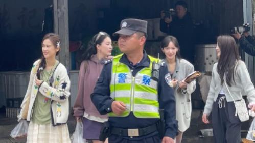 《是女儿是妈妈 2》录制路透：黄圣依程潇李嘉格云南买菜