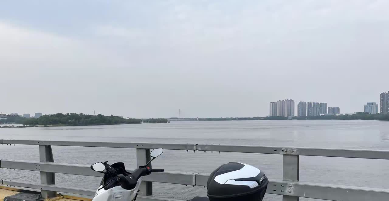 豪爵UFR150确实丝滑啊。百公里我骑到了2.1L油耗高不高呀？