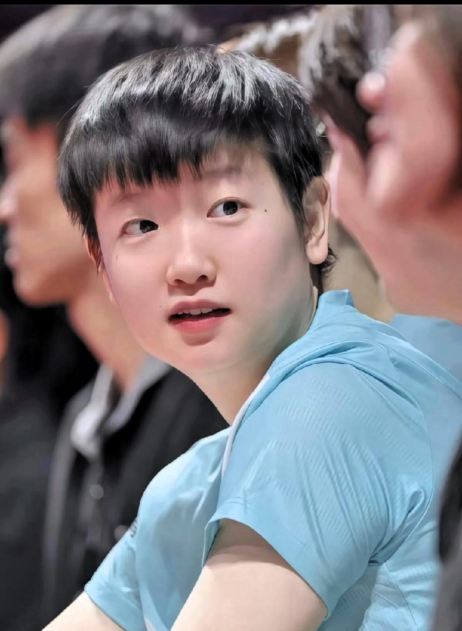 受不了受不了
这也太美了
一个不经间的一个表情深入人心
看一次还想再着一次
根本