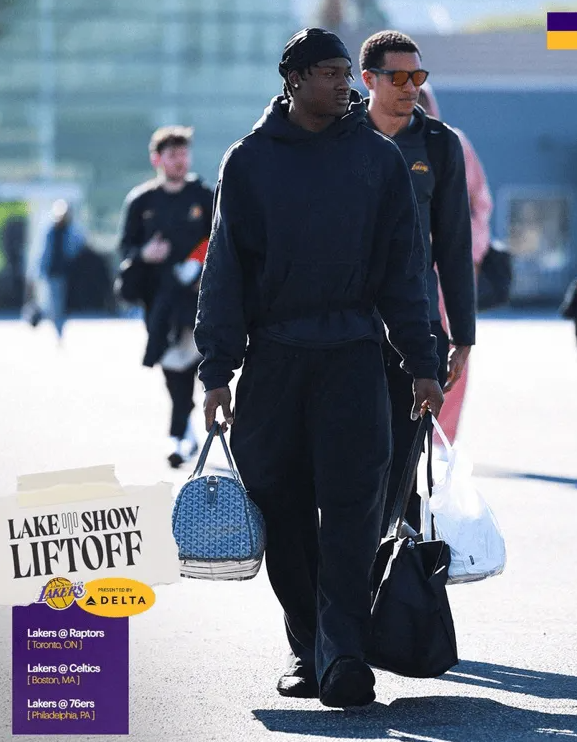 湖人官媒更新了动态，晒出一组照片与球迷分享。
“迎来三连客之旅”，湖人官媒附文道