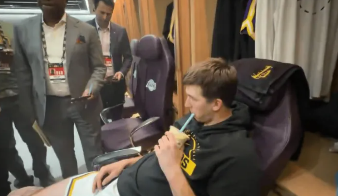 NBA常规赛湖人主场对阵凯尔特人的比赛已经结束。全场战罢，湖人以89-111不敌