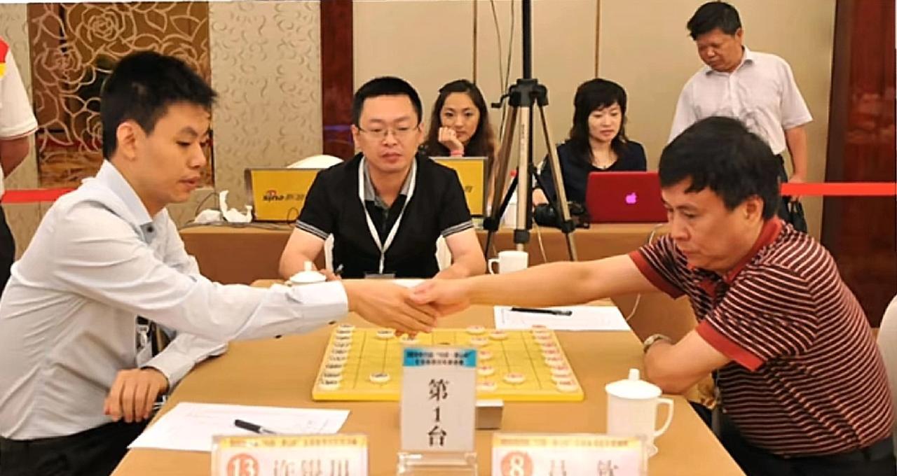 象棋八大金刚是谁？小时候听过象棋十冠军！杨官璘李义庭胡荣华柳大华李来群吕钦徐天红