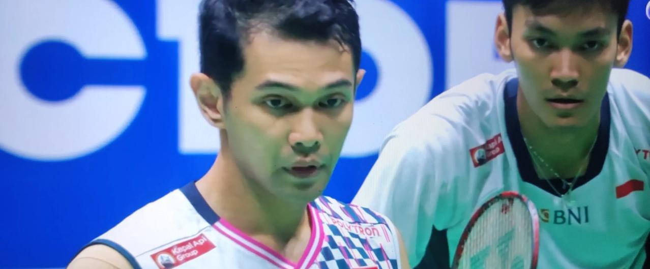 中国羽毛球公开赛男双决赛，印尼阿尔菲安/菲克里组合碾压式2:0战胜马来西亚谢定峰