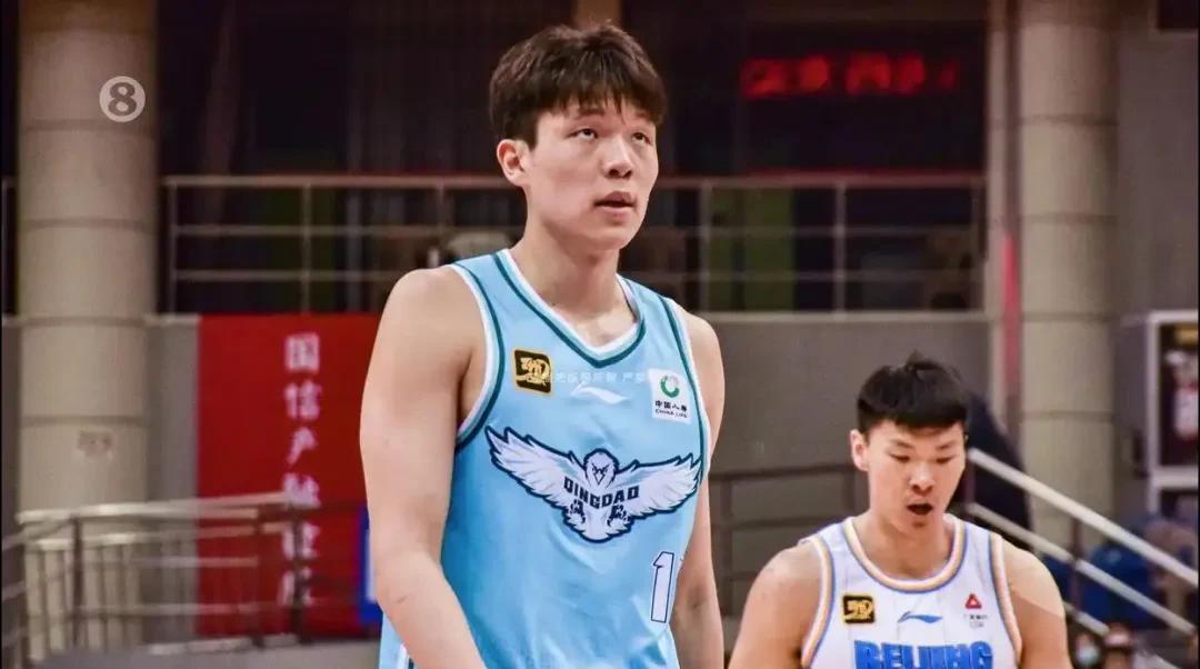 同样打了2场季后赛，杨翰森与李炎哲不是一个级别！
杨瀚森打了2场季后赛，拿到19
