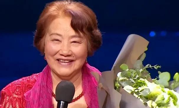 87岁老艺术家祝希娟寄语中国电影，字字恳切，满含深情。她见证了中国电影的发展变迁
