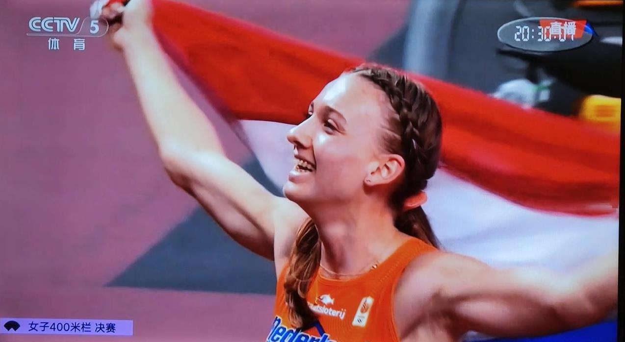 东京田径世锦赛女子400米栏决赛，荷兰名将博尔又是面对三位美国选手的冲击，最终她