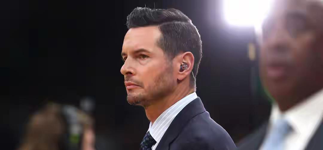 约茶！湖人队管理层看不下去了，开始为詹姆斯撑腰？！
看到不少文章，如“蒙娜HJ“