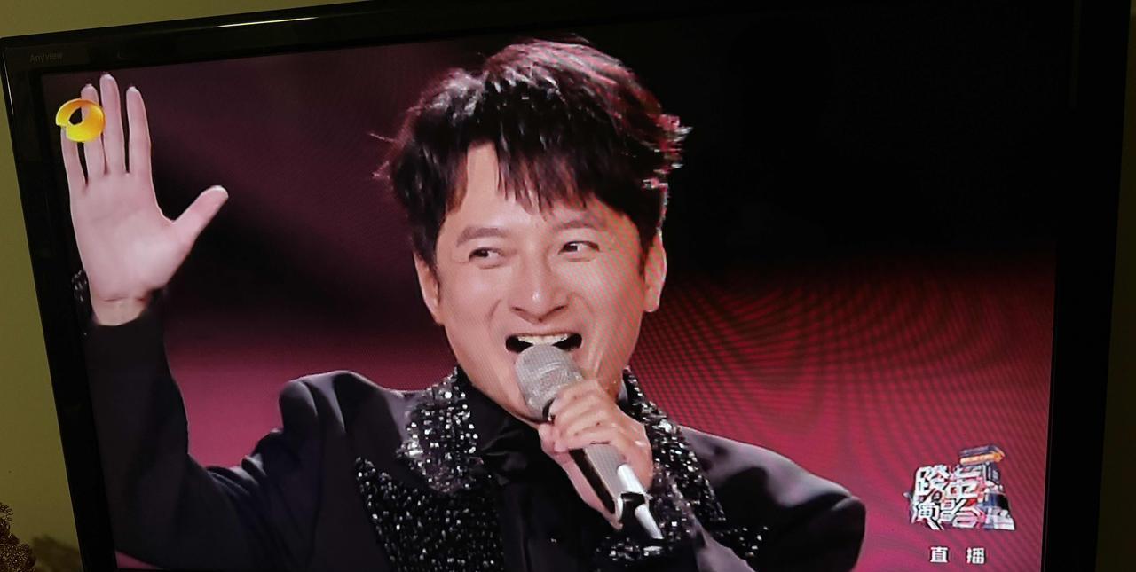 没想到李维嘉又出现在了湖南卫视跨年演唱会的主持阵容，本以为他彻底告别了主持人的身