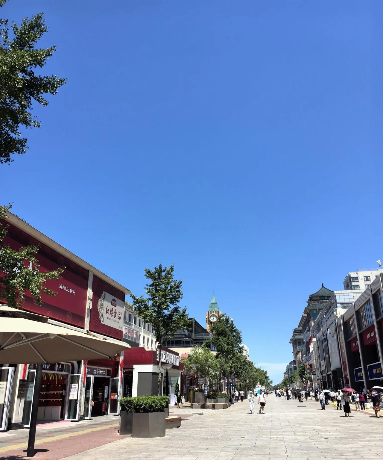 距离上次来北京，已经是十年之前了。时光转瞬即逝，名胜古迹随着时间推移。越来越有历